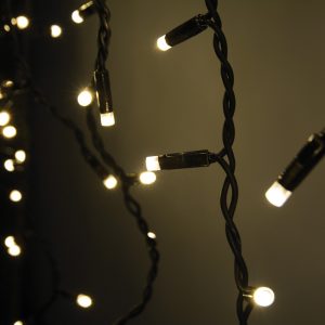 Connectable Icicle-Inspired Outdoor LED String Lights